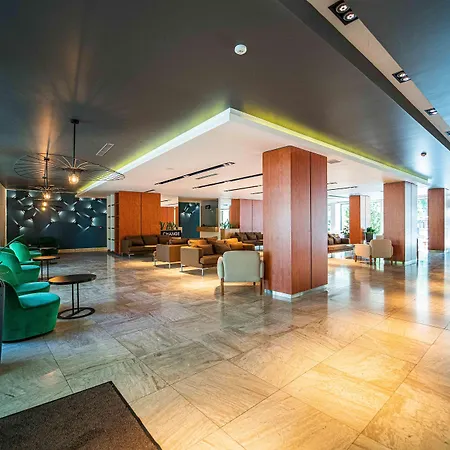 Hotel Hvd Club Bor Ultra - Private & Free Parking 4*
