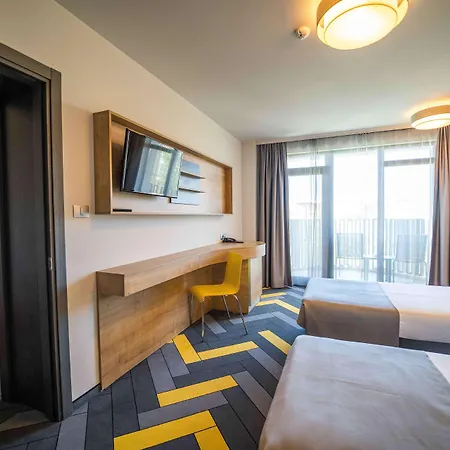 Hotel Hvd Club Bor Ultra - Private & Free Parking 4*