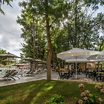 Хотел Hvd Club Bor Ultra - Private & Free Parking 4*