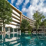 Хотел Hvd Club Bor Ultra - Private & Free Parking 4*