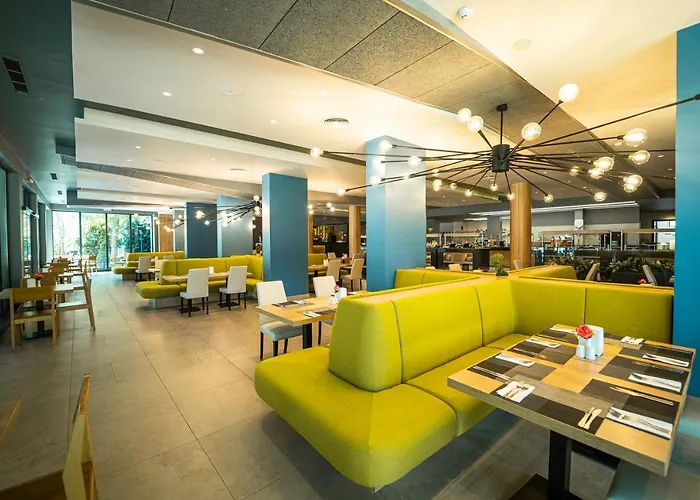 Hvd Club Bor Ultra - Private & Free Parking Hotel