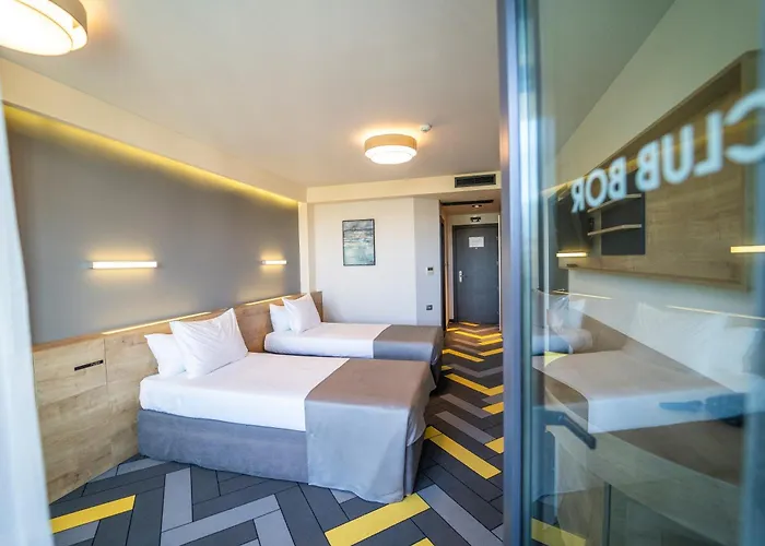 Hvd Club Bor Ultra - Private & Free Parking Hotel