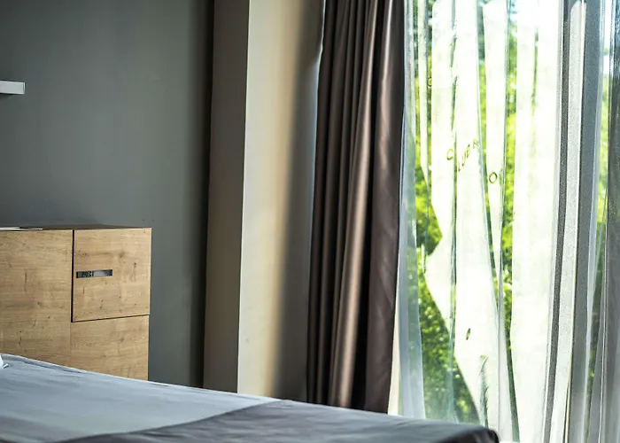 Hvd Club Bor Ultra - Private & Free Parking Hotel