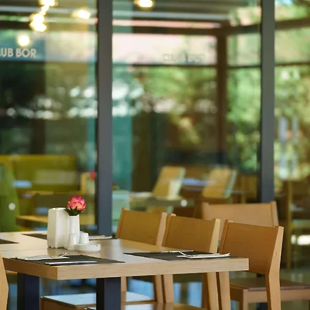 فندق Hvd Club Bor Ultra - Private & Free Parking 4*